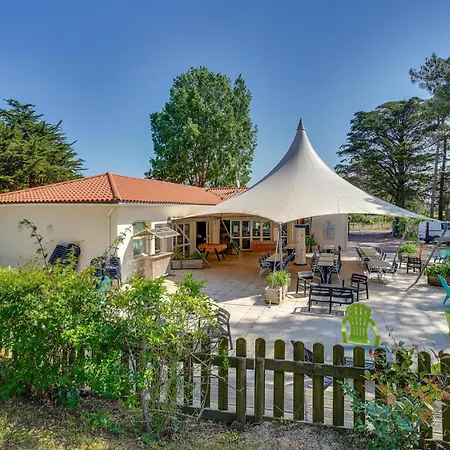 Semesterbostad Beautiful In With Kitchen La Faute-sur-Mer